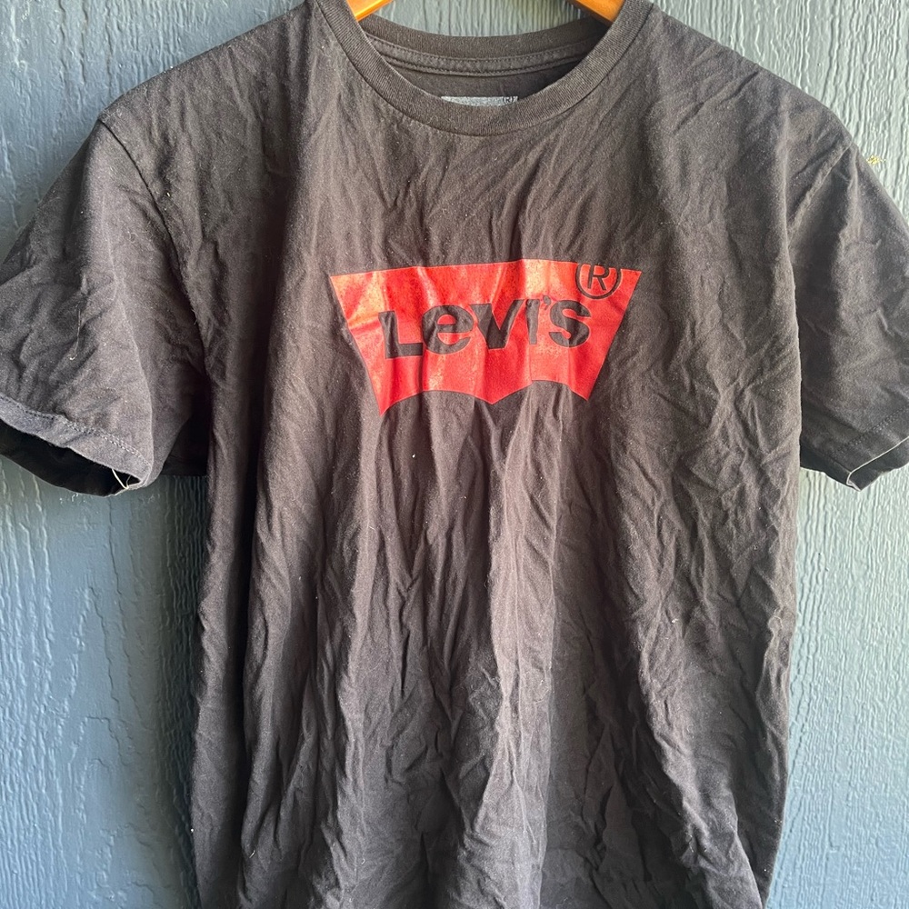 Levi's Charcoal Tee with Subtle Logo